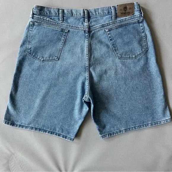 Wrangler Light Wash Denim Dad Jorts Jean Shorts Men’s Size 40 Waist - Picture 7 of 7